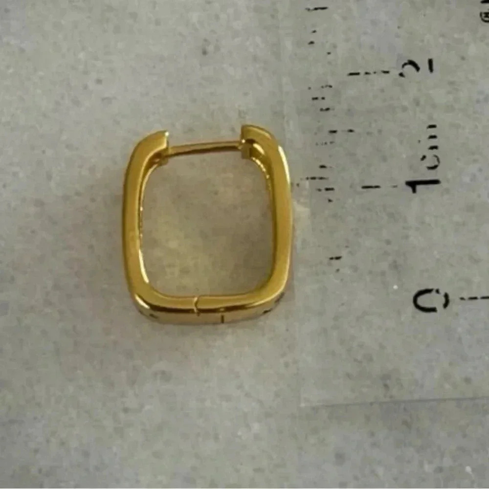 Gold Chunky Oval Moon Star Crystal Huggie Hoop Earrings 

Brand New - Picture 5 of 5